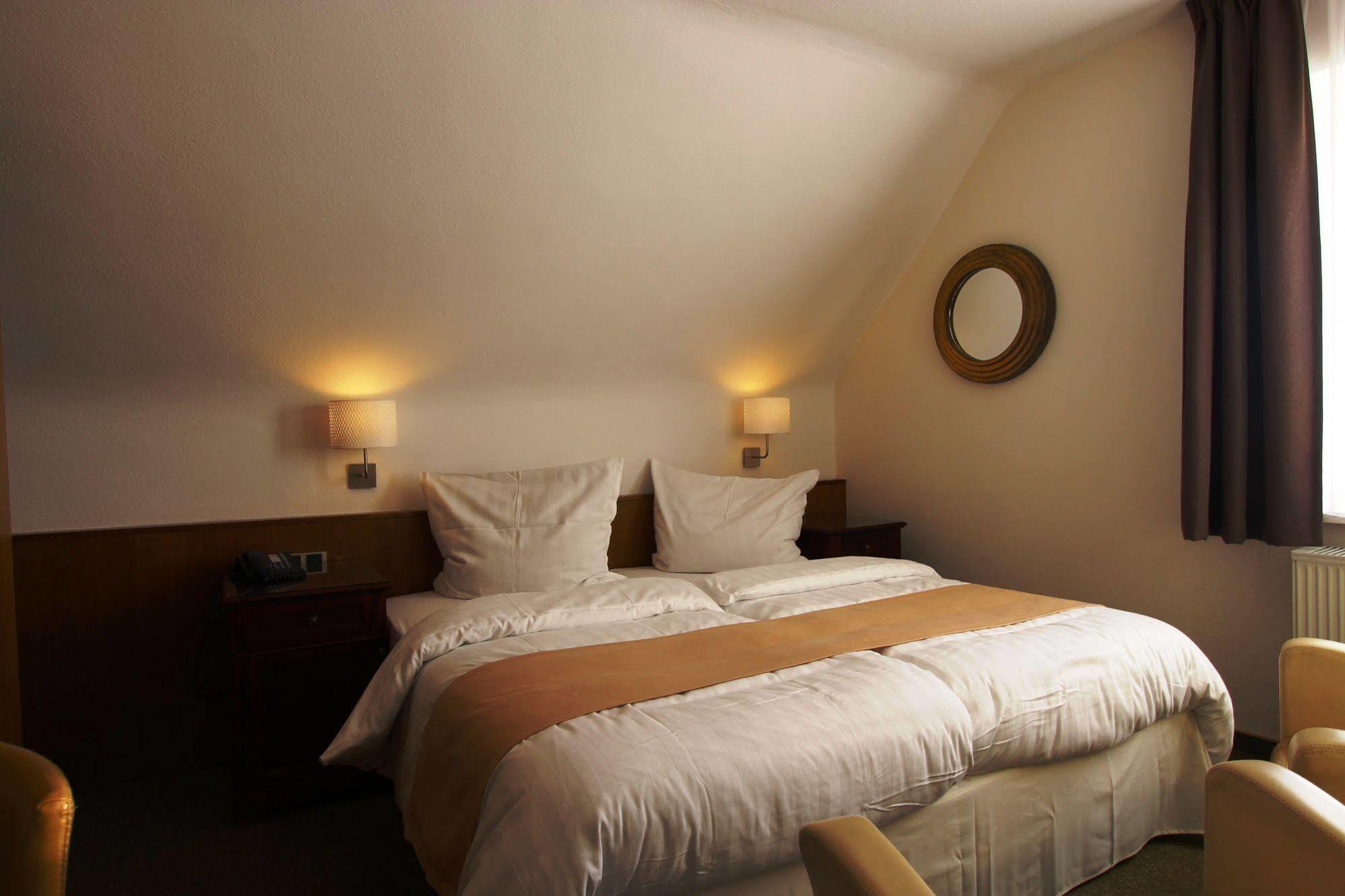 Boutique Hotel Restaurant Hollerather Hof Хелентал Екстериор снимка