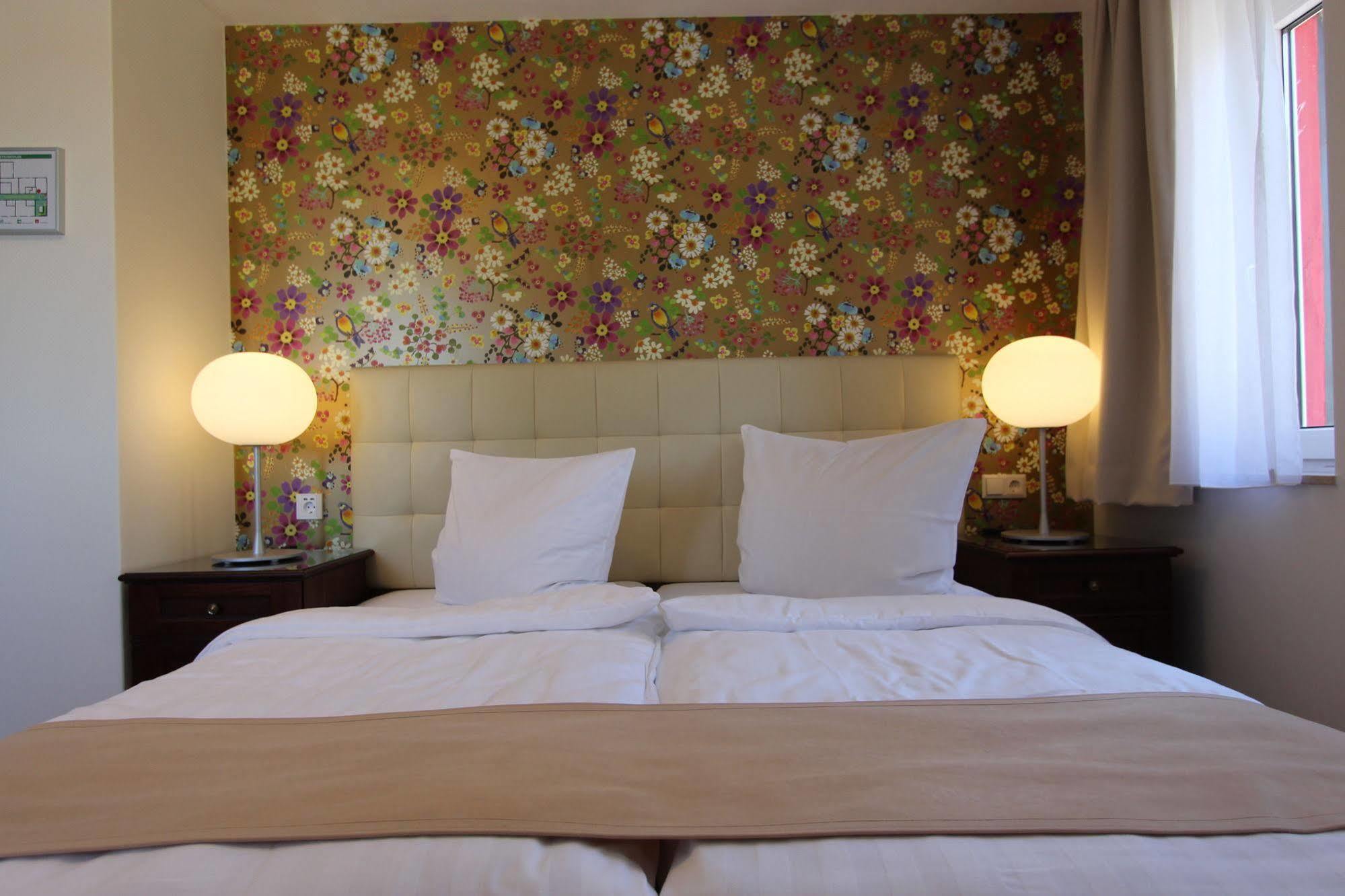 Boutique Hotel Restaurant Hollerather Hof Хелентал Екстериор снимка