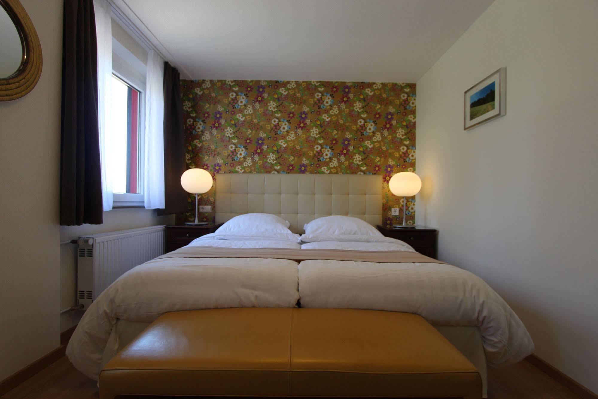 Boutique Hotel Restaurant Hollerather Hof Хелентал Екстериор снимка