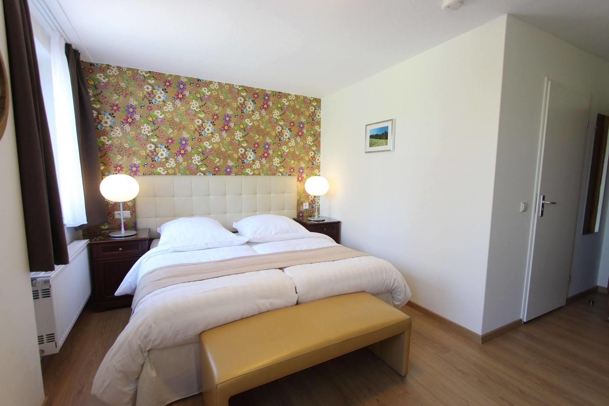 Boutique Hotel Restaurant Hollerather Hof Хелентал Екстериор снимка